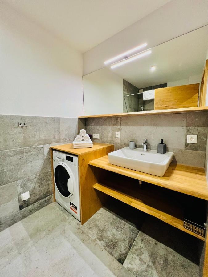 Tiroler Zeitgeist Apartment Fuegen Ngoại thất bức ảnh